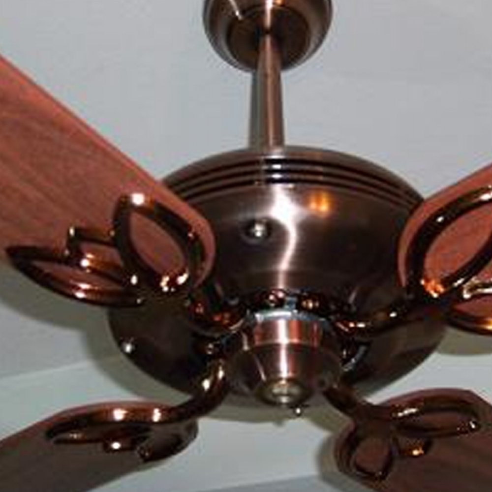 ventilador-de-techo-cobre-viejo-con-palas-de-madera